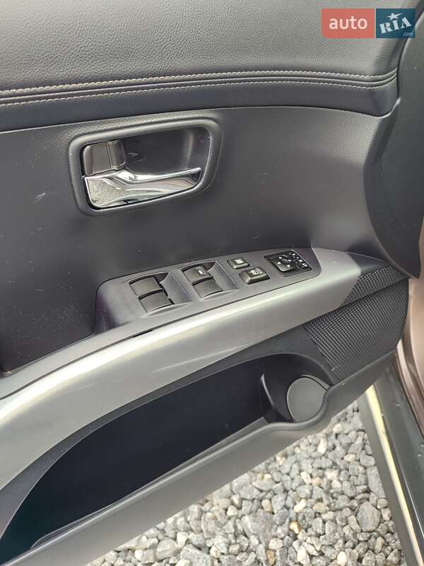 Внедорожник / Кроссовер Mitsubishi Outlander 2011 в Любаре фото 10 Внедорожник / Кроссовер Mitsubishi Outlander 2011 в Любаре