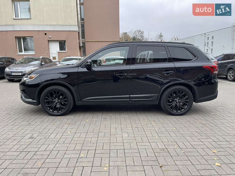 Позашляховик / Кросовер Mitsubishi Outlander 2018 в Чернігові