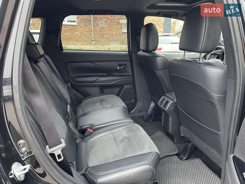 Позашляховик / Кросовер Mitsubishi Outlander 2018 в Чернігові