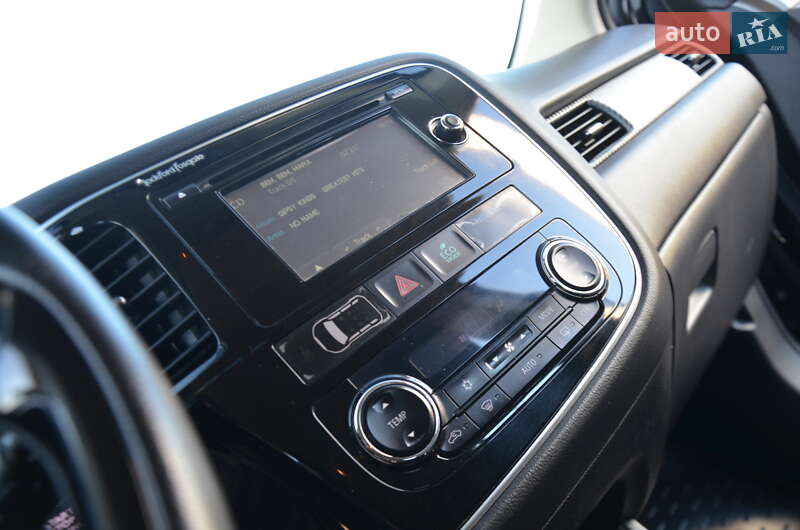 Позашляховик / Кросовер Mitsubishi Outlander 2013 в Дрогобичі фото 39 Позашляховик / Кросовер Mitsubishi Outlander 2013 в Дрогобичі