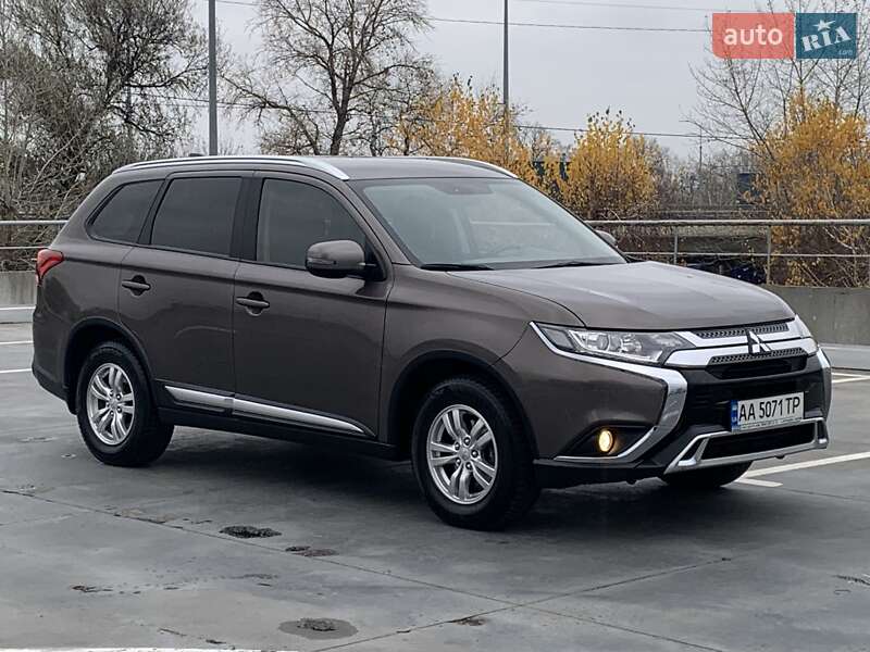 Внедорожник / Кроссовер Mitsubishi Outlander 2018 в Киеве фото 18 Внедорожник / Кроссовер Mitsubishi Outlander 2018 в Киеве