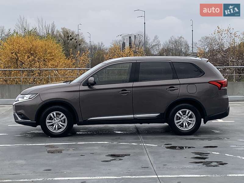Внедорожник / Кроссовер Mitsubishi Outlander 2018 в Киеве фото 27 Внедорожник / Кроссовер Mitsubishi Outlander 2018 в Киеве