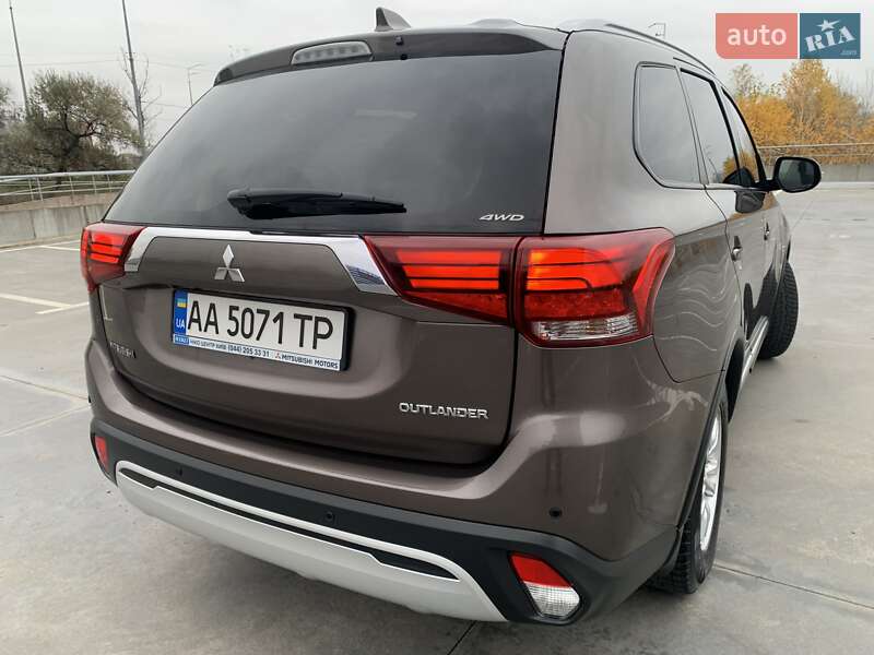 Внедорожник / Кроссовер Mitsubishi Outlander 2018 в Киеве фото 54 Внедорожник / Кроссовер Mitsubishi Outlander 2018 в Киеве