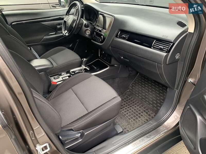 Внедорожник / Кроссовер Mitsubishi Outlander 2018 в Киеве фото 84 Внедорожник / Кроссовер Mitsubishi Outlander 2018 в Киеве