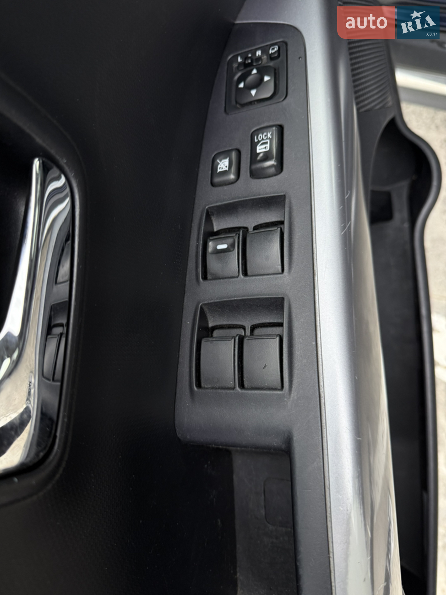 2011 Mitsubishi Outlander - мініатюра 11