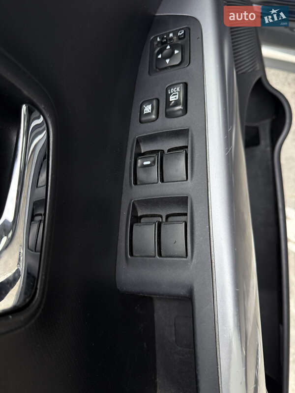 Позашляховик / Кросовер Mitsubishi Outlander 2011 в Києві фото 11 Позашляховик / Кросовер Mitsubishi Outlander 2011 в Києві