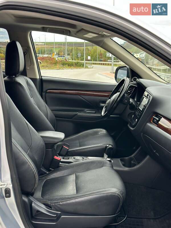 Позашляховик / Кросовер Mitsubishi Outlander 2013 в Тернополі фото 35 Позашляховик / Кросовер Mitsubishi Outlander 2013 в Тернополі