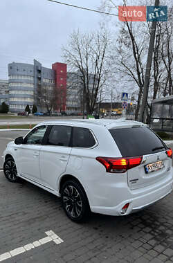 Позашляховик / Кросовер Mitsubishi Outlander 2018 в Харкові