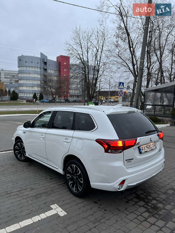 Позашляховик / Кросовер Mitsubishi Outlander 2018 в Харкові