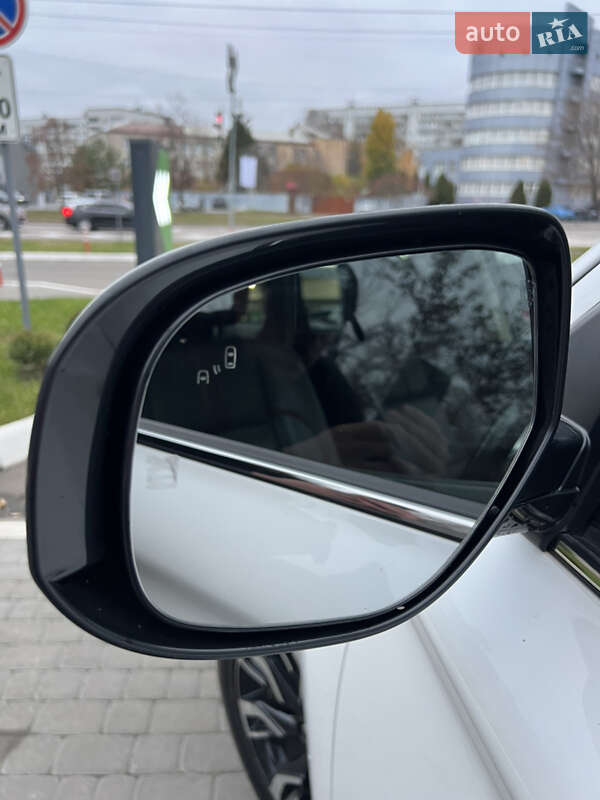 Позашляховик / Кросовер Mitsubishi Outlander 2018 в Харкові