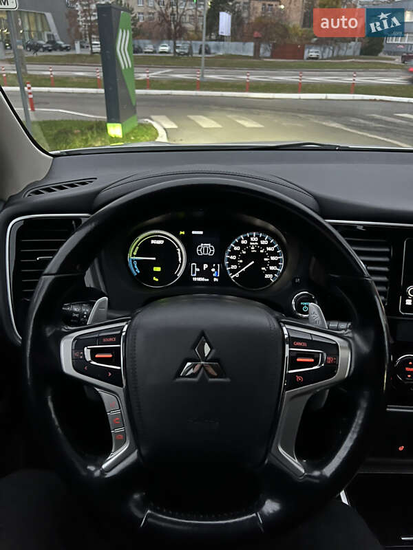 Позашляховик / Кросовер Mitsubishi Outlander 2018 в Харкові