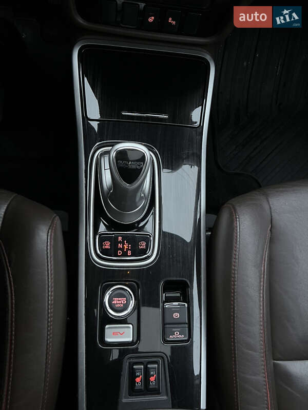 Позашляховик / Кросовер Mitsubishi Outlander 2018 в Харкові