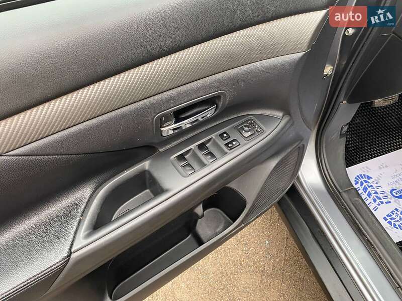 Позашляховик / Кросовер Mitsubishi Outlander 2015 в Вінниці фото 10 Позашляховик / Кросовер Mitsubishi Outlander 2015 в Вінниці