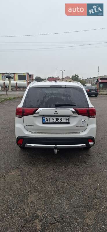 Позашляховик / Кросовер Mitsubishi Outlander 2015 в Білій Церкві