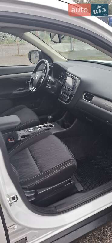 Позашляховик / Кросовер Mitsubishi Outlander 2015 в Білій Церкві