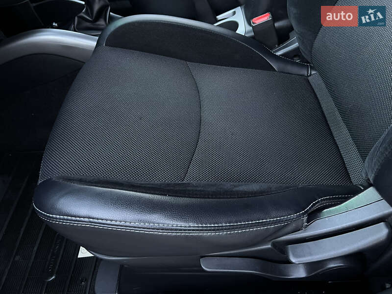 Позашляховик / Кросовер Mitsubishi Outlander 2012 в Ковелі фото 40 Позашляховик / Кросовер Mitsubishi Outlander 2012 в Ковелі