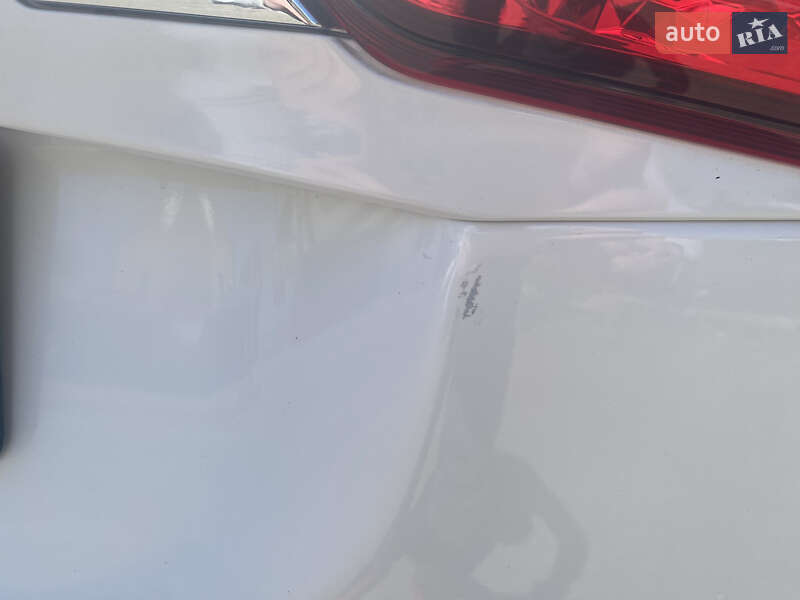 Внедорожник / Кроссовер Mitsubishi Outlander 2015 в Киеве