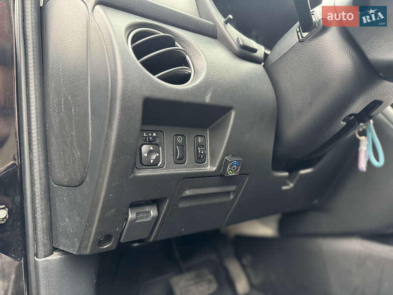 Внедорожник / Кроссовер Mitsubishi Outlander 2006 в Киеве фото 32 Внедорожник / Кроссовер Mitsubishi Outlander 2006 в Киеве