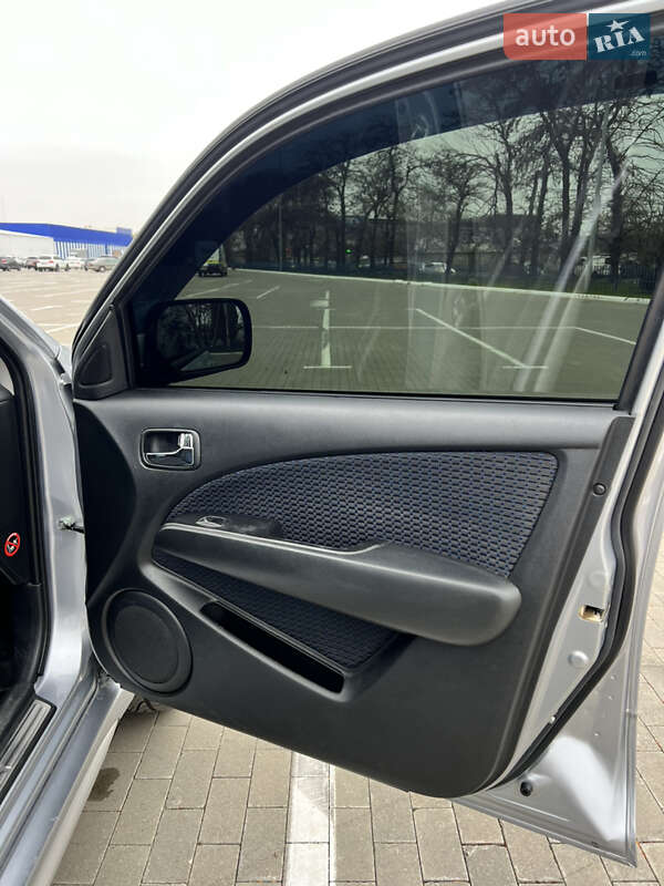 Позашляховик / Кросовер Mitsubishi Outlander 2008 в Одесі фото 11 Позашляховик / Кросовер Mitsubishi Outlander 2008 в Одесі