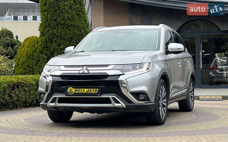 Позашляховик / Кросовер Mitsubishi Outlander 2018 в Львові фото 3 Позашляховик / Кросовер Mitsubishi Outlander 2018 в Львові