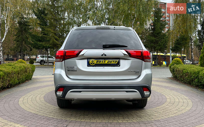 Позашляховик / Кросовер Mitsubishi Outlander 2018 в Львові фото 6 Позашляховик / Кросовер Mitsubishi Outlander 2018 в Львові