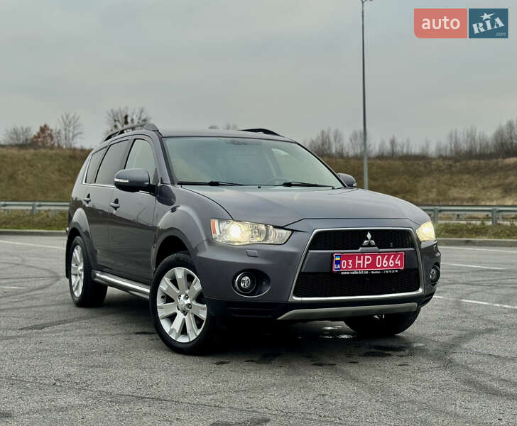 Mitsubishi Outlander 2011