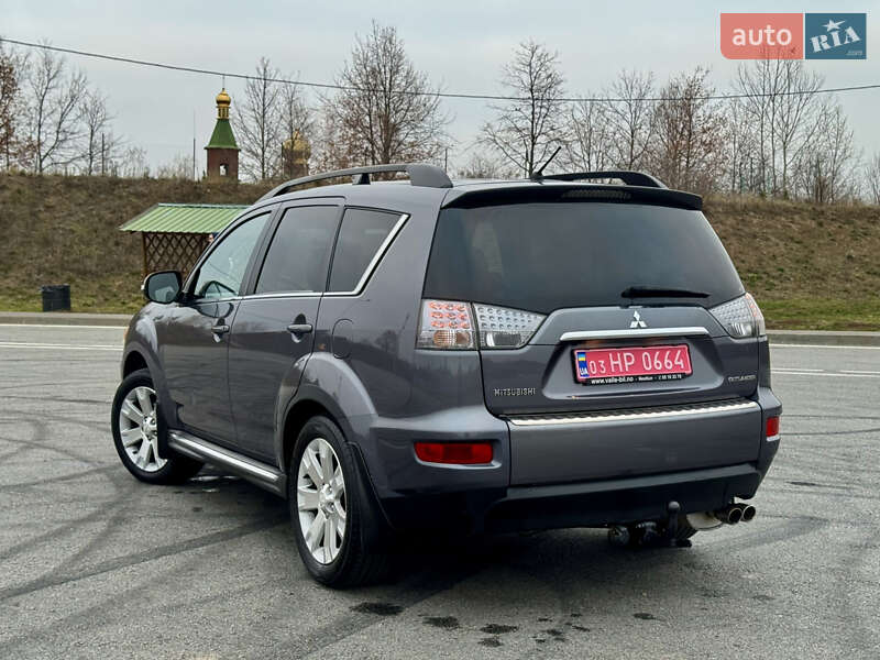 Внедорожник / Кроссовер Mitsubishi Outlander 2011 в Полтаве