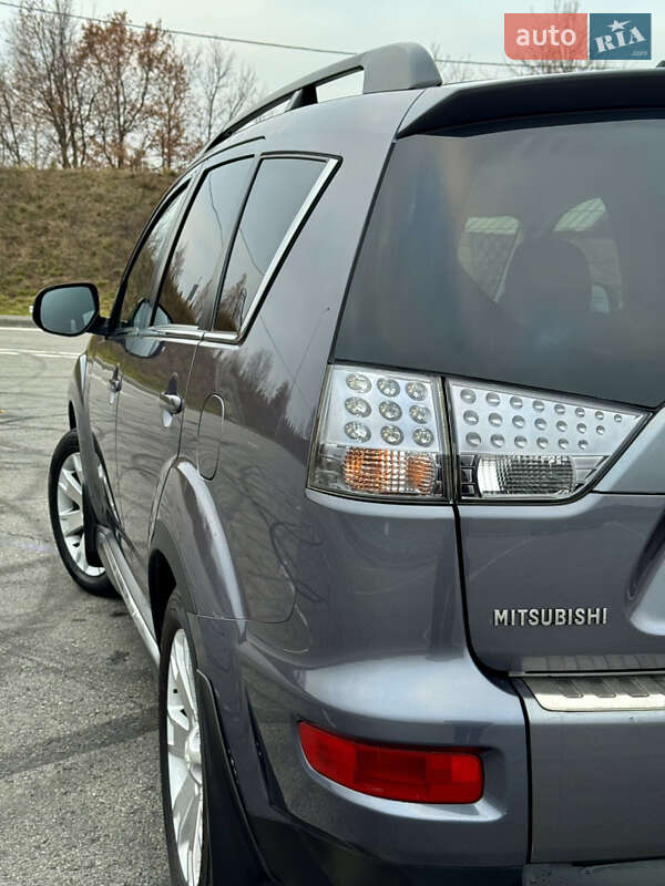 Внедорожник / Кроссовер Mitsubishi Outlander 2011 в Полтаве