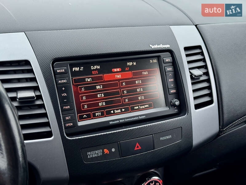 Внедорожник / Кроссовер Mitsubishi Outlander 2011 в Полтаве