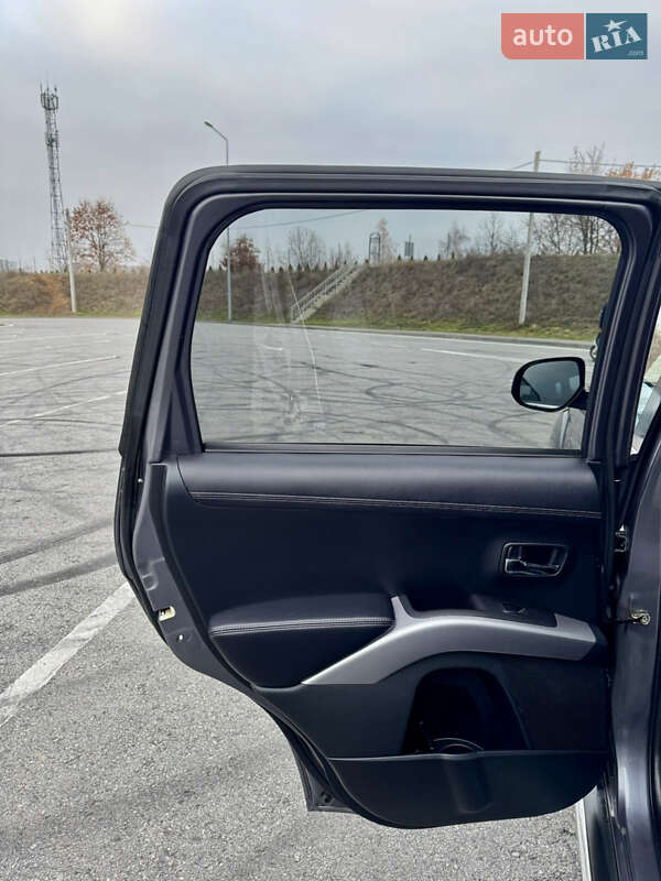 Внедорожник / Кроссовер Mitsubishi Outlander 2011 в Полтаве