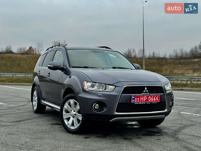 Внедорожник / Кроссовер Mitsubishi Outlander 2011 в Полтаве