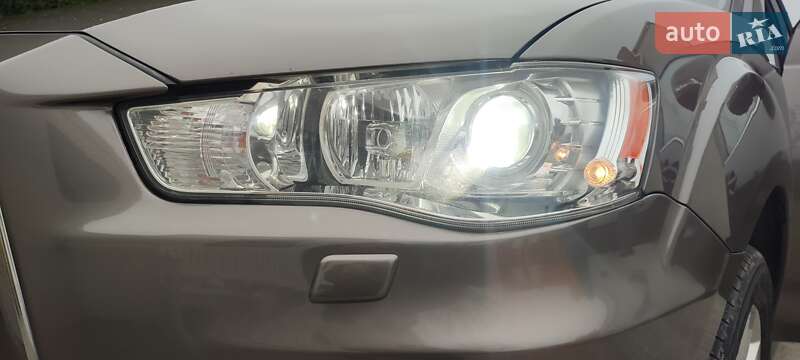 Внедорожник / Кроссовер Mitsubishi Outlander 2011 в Луцке фото 10 Внедорожник / Кроссовер Mitsubishi Outlander 2011 в Луцке