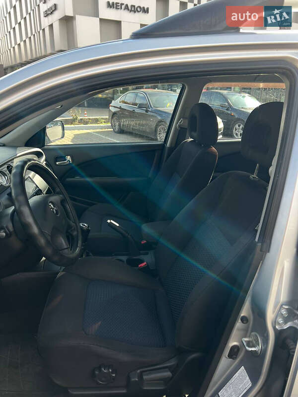 Внедорожник / Кроссовер Mitsubishi Outlander 2008 в Сумах фото 13 Внедорожник / Кроссовер Mitsubishi Outlander 2008 в Сумах