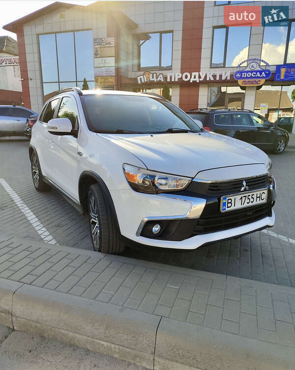 Позашляховик / Кросовер Mitsubishi Outlander 2016 в Лубнах