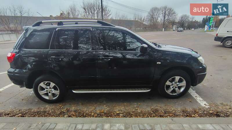 Позашляховик / Кросовер Mitsubishi Outlander 2005 в Ромнах
