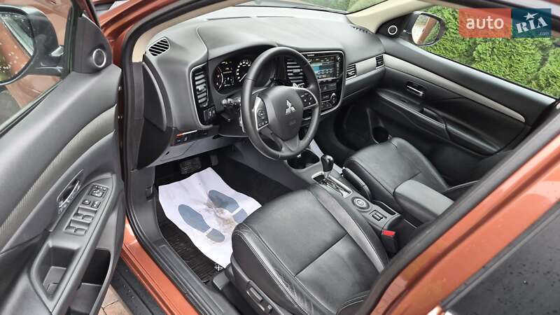 Внедорожник / Кроссовер Mitsubishi Outlander 2013 в Ровно фото 61 Внедорожник / Кроссовер Mitsubishi Outlander 2013 в Ровно