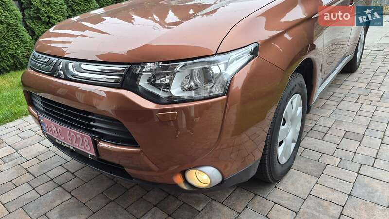 Внедорожник / Кроссовер Mitsubishi Outlander 2013 в Ровно фото 64 Внедорожник / Кроссовер Mitsubishi Outlander 2013 в Ровно