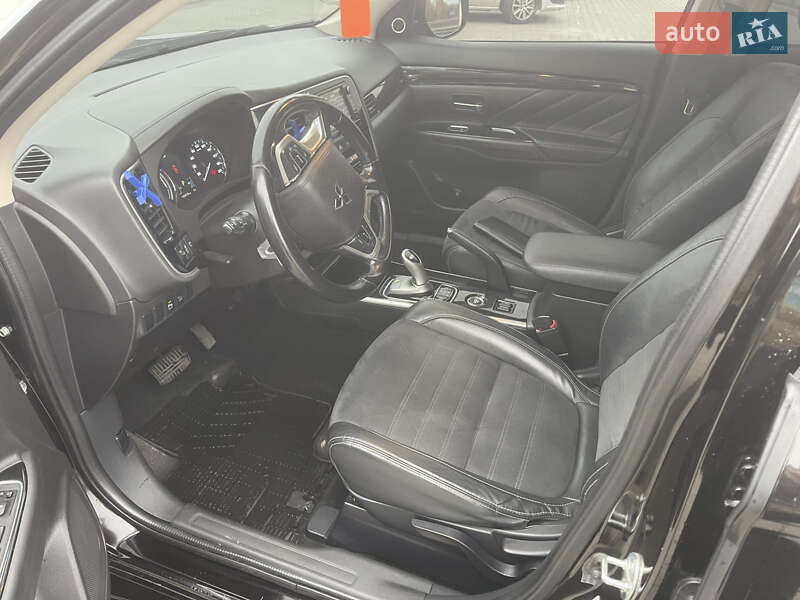Позашляховик / Кросовер Mitsubishi Outlander 2016 в Києві фото 6 Позашляховик / Кросовер Mitsubishi Outlander 2016 в Києві