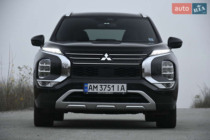 Позашляховик / Кросовер Mitsubishi Outlander 2023 в Бердичеві