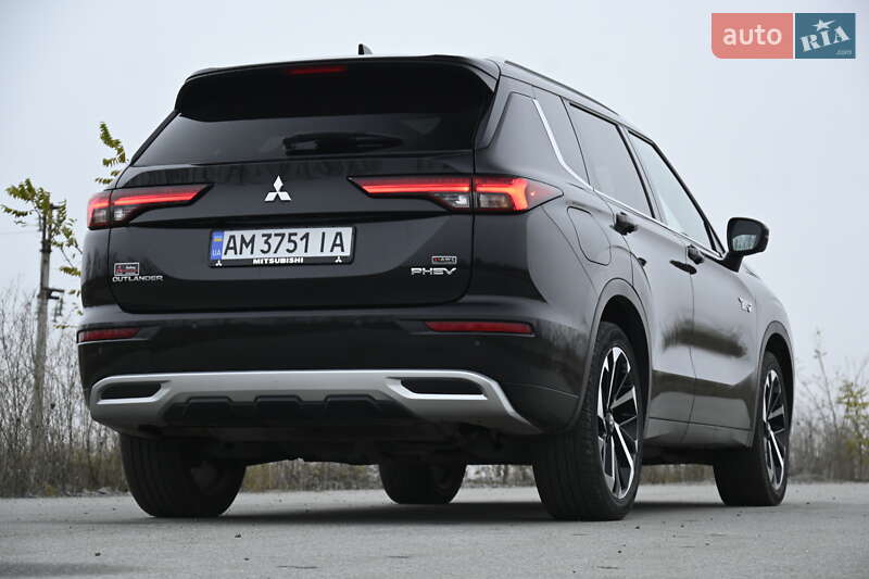 Позашляховик / Кросовер Mitsubishi Outlander 2023 в Бердичеві