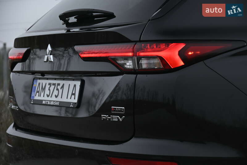 Позашляховик / Кросовер Mitsubishi Outlander 2023 в Бердичеві