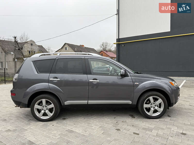 Внедорожник / Кроссовер Mitsubishi Outlander 2009 в Кременце