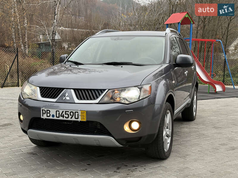 Внедорожник / Кроссовер Mitsubishi Outlander 2009 в Кременце