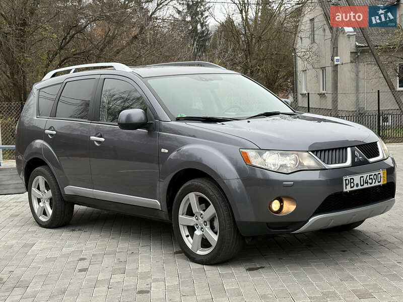 Внедорожник / Кроссовер Mitsubishi Outlander 2009 в Кременце