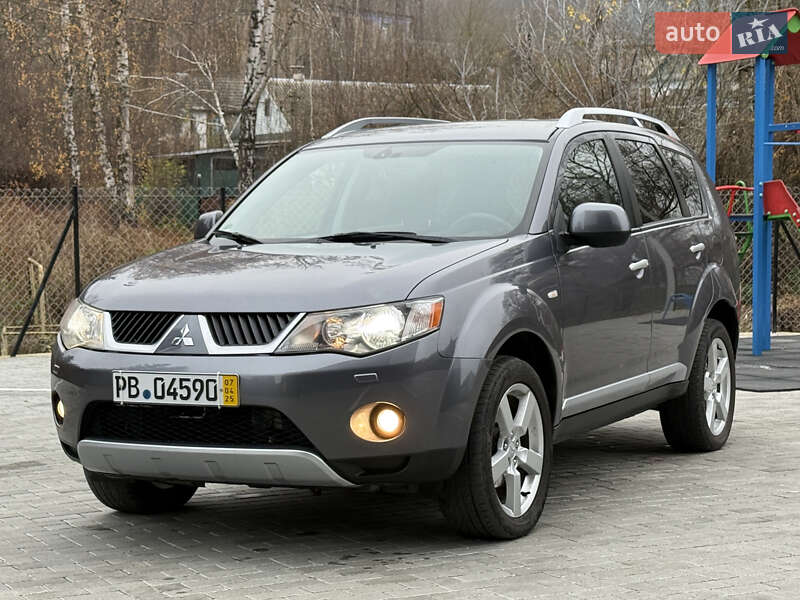 Внедорожник / Кроссовер Mitsubishi Outlander 2009 в Кременце