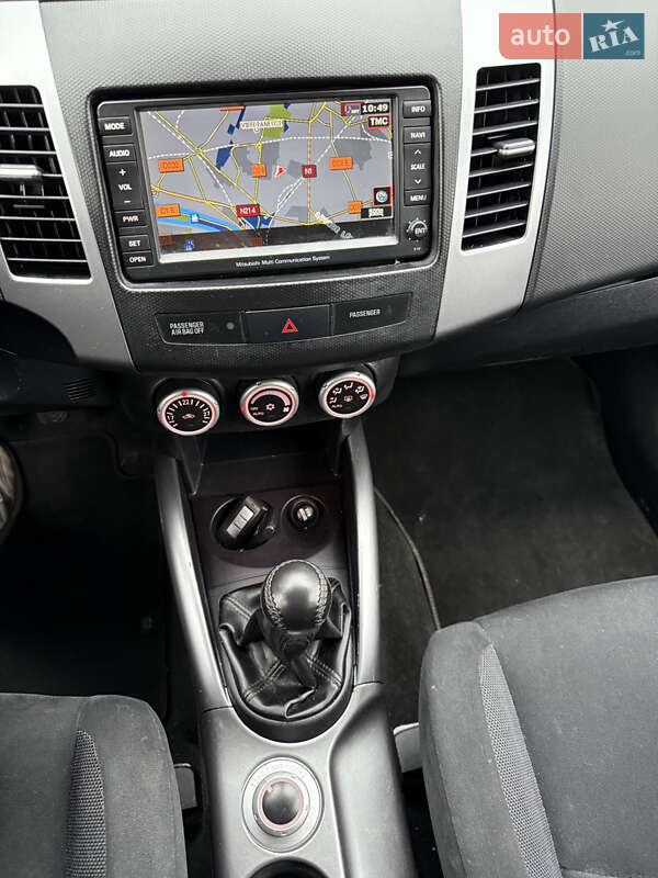 Внедорожник / Кроссовер Mitsubishi Outlander 2009 в Кременце