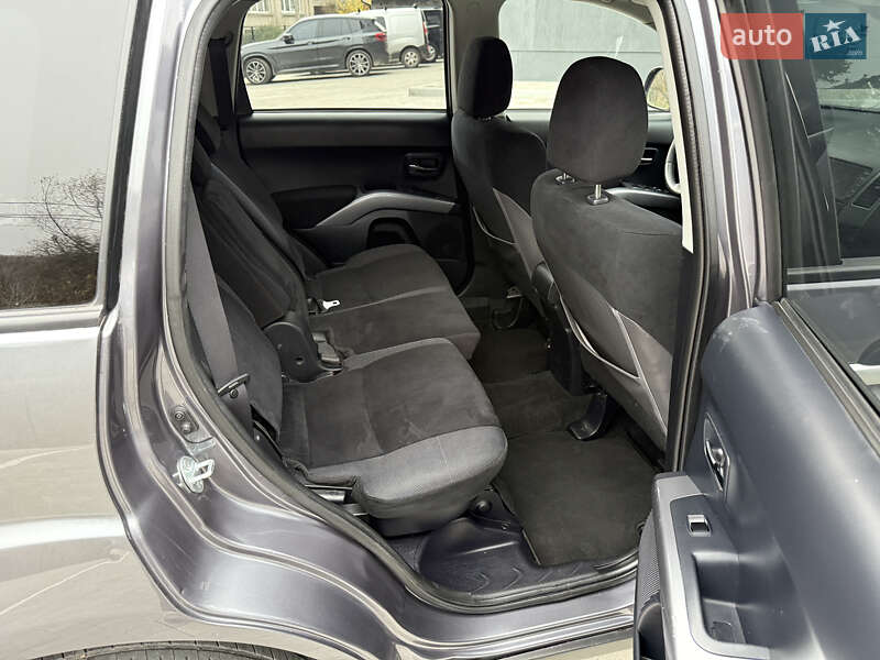 Внедорожник / Кроссовер Mitsubishi Outlander 2009 в Кременце