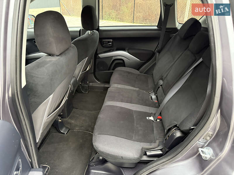 Внедорожник / Кроссовер Mitsubishi Outlander 2009 в Кременце