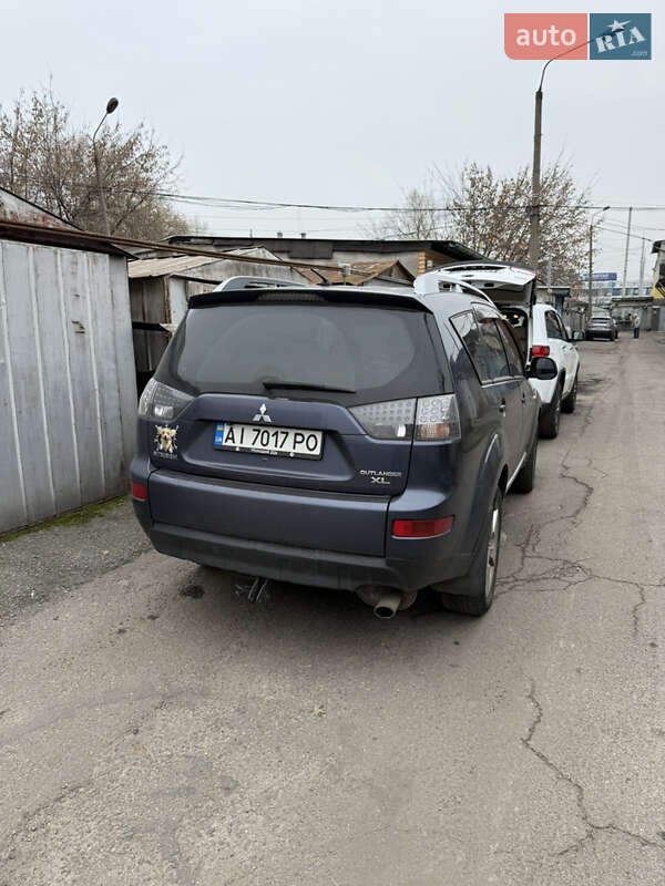 Внедорожник / Кроссовер Mitsubishi Outlander 2008 в Киеве