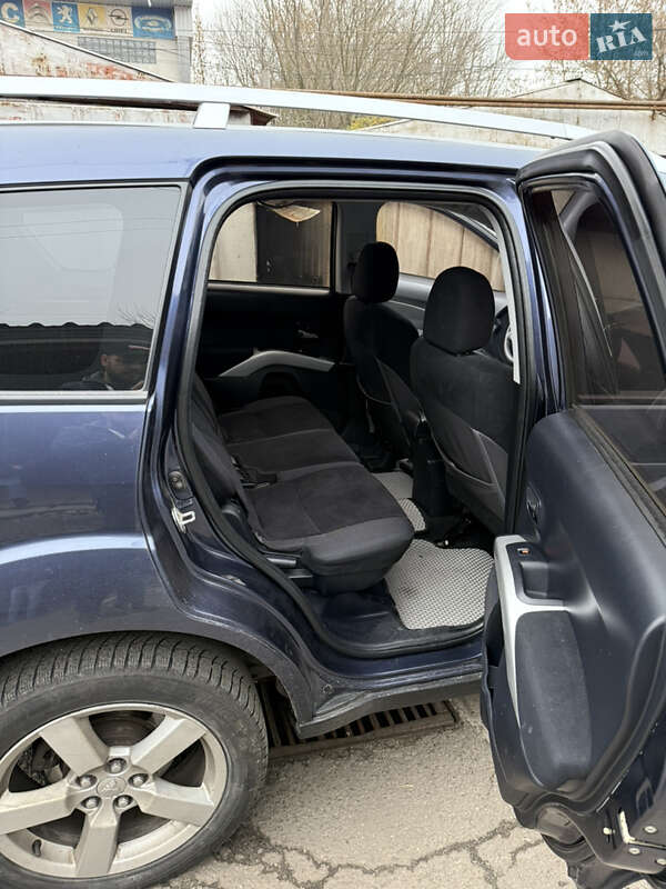 Внедорожник / Кроссовер Mitsubishi Outlander 2008 в Киеве